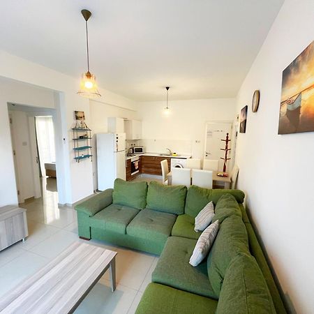 Quitet Two Bedroom Apartment With Private Garden Lukomorye D2 Karavas  Екстер'єр фото