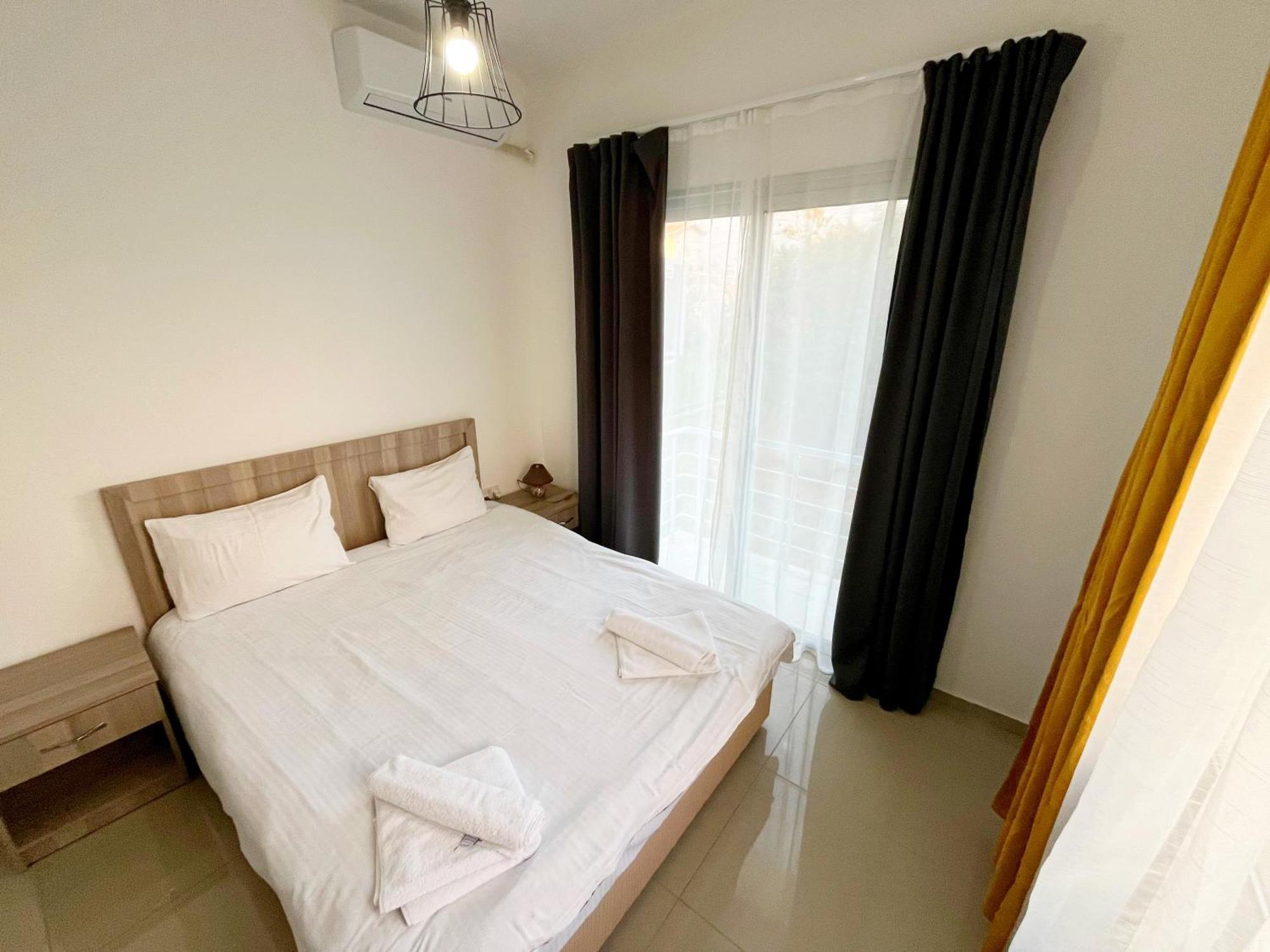 Quitet Two Bedroom Apartment With Private Garden Lukomorye D2 Karavas  Екстер'єр фото